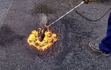 Bragenham flat roofing repairs